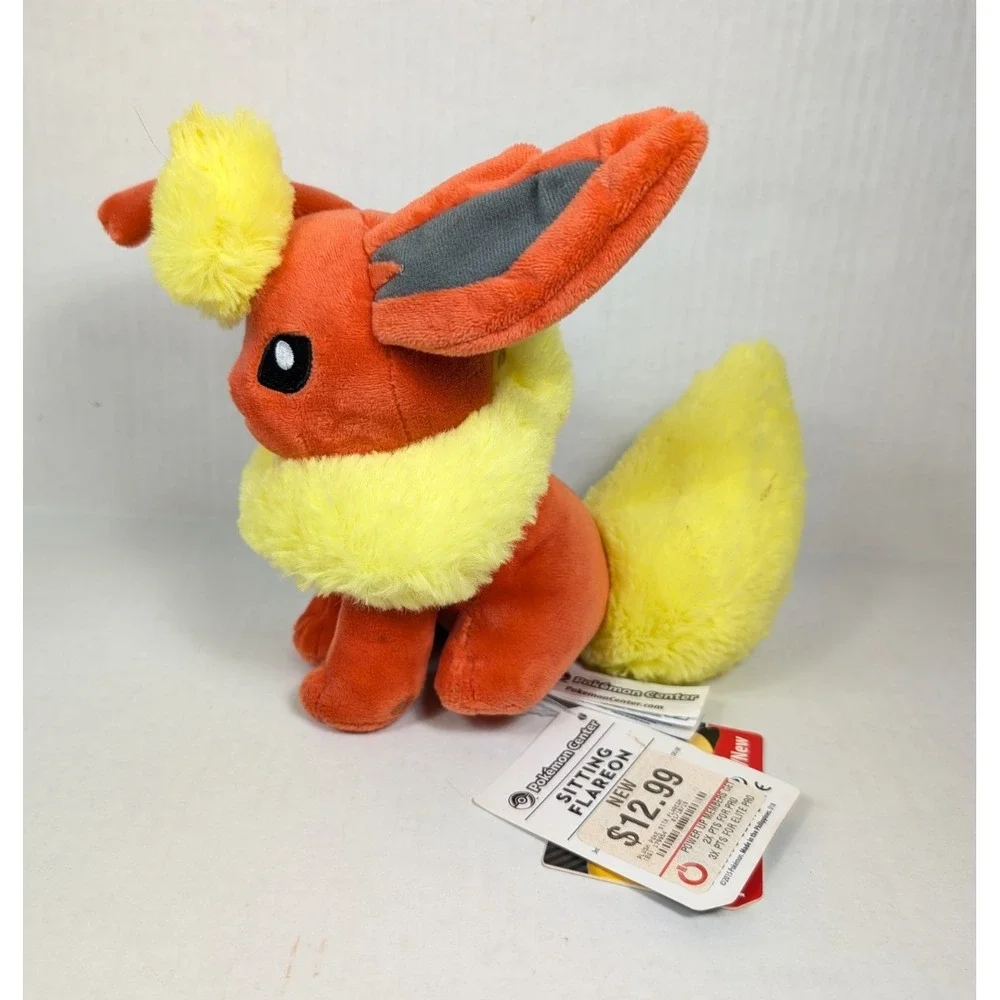 READ Pokemon Center Flareon & Tomy Vaporeon Plush Lot NWT